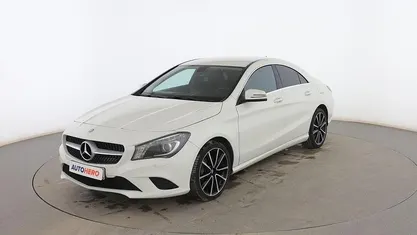 Usado Mercedes CLA200 Urban 135 CV (99 kW) 2014 Blanco Berlina