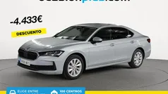 Gris Nuevo 2025 Skoda Superb Essence Berlina | 33.990 € (Precio justo)