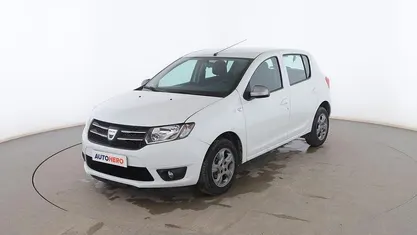 Usado Dacia Sandero 90 CV (66 kW) 2015 Blanco Utilitario