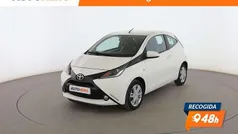 Usado 2015 Toyota Aygo X-play Utilitario | 9799 € (Precio justo)