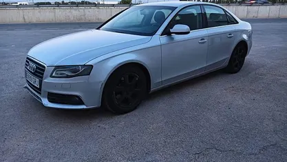 Usado Audi A4 143 CV (105 kW) 2009 Gris Berlina