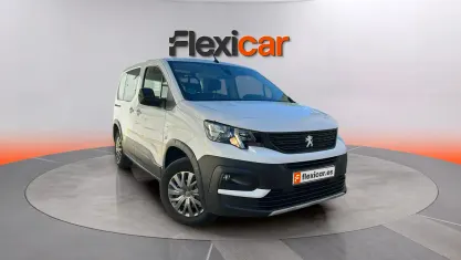 Usado Peugeot Rifter Active 102 CV (75 kW) 2023 Blanco Monovolumen