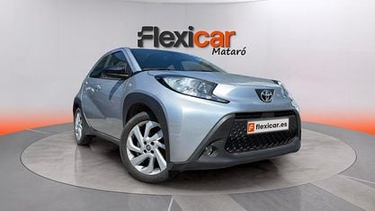Usado Toyota Aygo X Play 72 CV (52 kW) 2024 Gris SUV