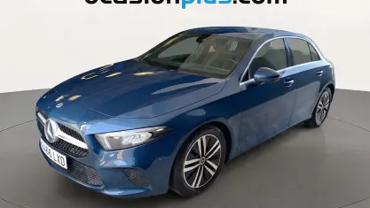 Usado Mercedes A180 136 CV (100 kW) 2022 Azul Utilitario