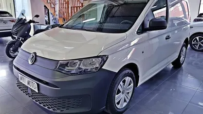 Usado VW Caddy 122 CV (89 kW) 2022 Blanco Monovolumen
