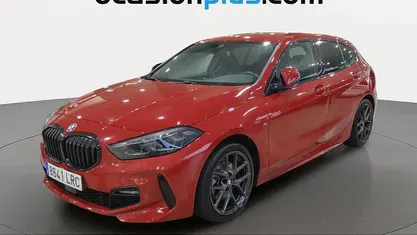 Usado BMW 118 136 CV (100 kW) 2021 Rojo Utilitario