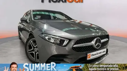 Usado Mercedes A180 116 CV (85 kW) 2019 Gris Utilitario