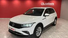 Blanco Usado 2022 VW Tiguan Life SUV | 32.900 € (Precio justo)