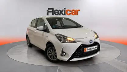 Usado Toyota Yaris Hybrid Active 100 CV (73 kW) 2019 Berlina