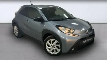 Usado Toyota Aygo X Play 72 CV (52 kW) 2024 Azul SUV