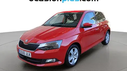 Usado Skoda Fabia Ambition 90 CV (66 kW) 2016 Rojo Utilitario