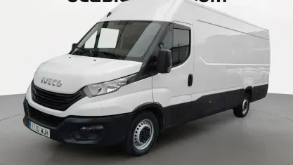 Begagnad Iveco Daily 156 HK (114 kW) 2023 Vit Kombi