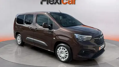 Usado Opel Combo Expression 130 CV (95 kW) 2019 Marrón Monovolumen