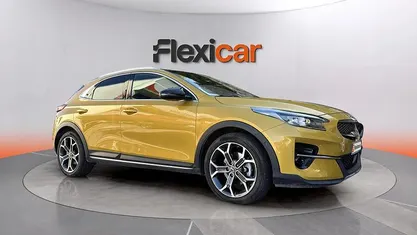 Begagnad Kia XCeed 140 HK (102 kW) 2020 Gul SUV