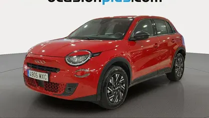 Rojo Usado 2024 Fiat 600 Utilitario | 17.537 € (Precio justo)
