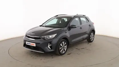 Usado Kia Stonic 84 CV (61 kW) 2022 Gris SUV