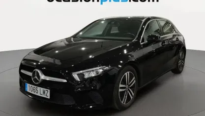 Usado Mercedes A180 136 CV (100 kW) 2021 Negro Utilitario