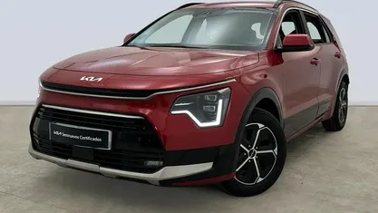 Begagnad Kia Niro 141 HK (103 kW) 2024 Röd SUV