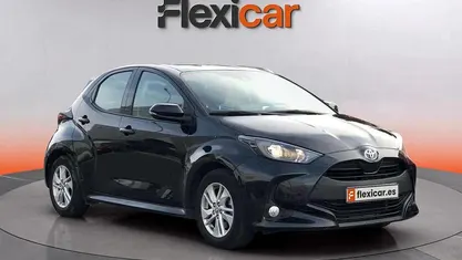 Usado Toyota Yaris Hybrid Business Edition 116 CV (85 kW) 2021 Berlina