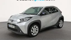 Gris Usado 2024 Toyota Aygo Play Utilitario | 14.173 € (Precio justo)
