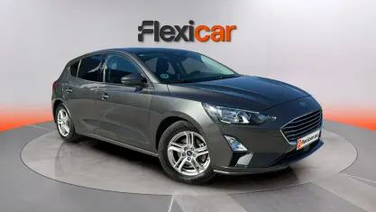 Usado Ford Focus Trend 101 CV (74 kW) 2020 Gris Berlina