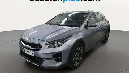 Usado Kia XCeed 120 CV (88 kW) 2021 Gris plata SUV