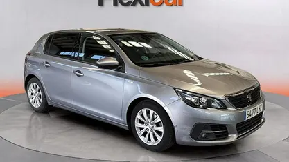 Usado Peugeot 308 Active 131 CV (96 kW) 2020 Gris Berlina