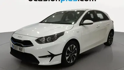 Usado Kia Ceed 101 CV (74 kW) 2025 Blanco Utilitario