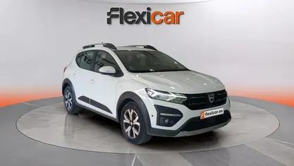 Usado Dacia Sandero Comfort 101 CV (74 kW) 2022 Utilitario