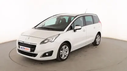 Usado Peugeot 5008 Style 120 CV (88 kW) 2016 Blanco Monovolumen