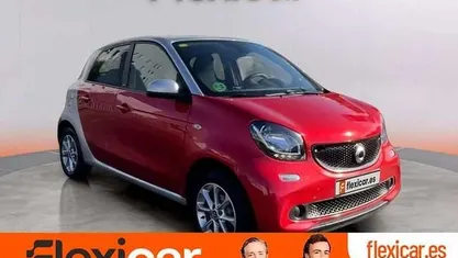 Usado Smart ForFour Passion 90 CV (66 kW) 2016 Rojo Utilitario