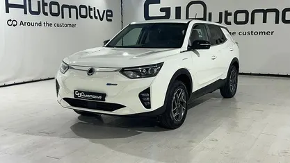 Grand white blanco sólido Usado 2024 Ssangyong (KGM) Korando SUV | 26.500 € (Precio justo)