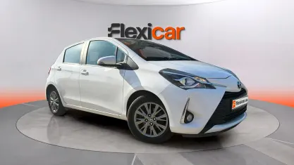 Usado Toyota Yaris Active 69 CV (50 kW) 2019 Blanco Berlina