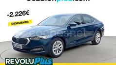 Usado 2023 Skoda Octavia Selection Berlina | 24.490 € (Precio justo)