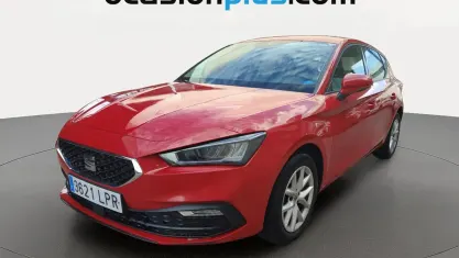 Usado Seat Leon Style 110 CV (80 kW) 2021 Rojo Utilitario