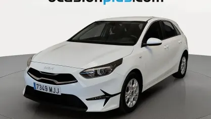 Usado Kia Ceed 136 CV (100 kW) 2023 Blanco Utilitario
