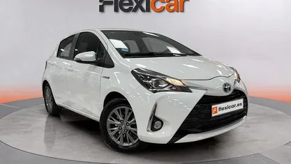 Usado Toyota Yaris Hybrid 100 CV (73 kW) 2020 Berlina