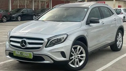 Gris Usado 2015 Mercedes GLA250 Urban SUV | 19.999 € (Precio justo)