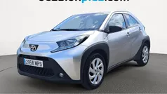 Usado 2024 Toyota Aygo Play Utilitario | 14.173 € (Precio justo)