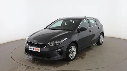 Usado Kia Ceed 100 CV (73 kW) 2019 Gris Utilitario