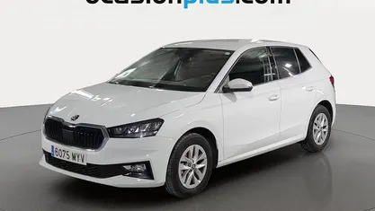 Usado Skoda Fabia Selection 95 CV (69 kW) 2025 Blanco Utilitario