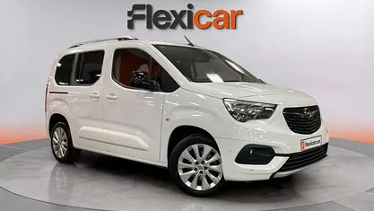 Usado Opel Combo Elegance 131 CV (96 kW) 2021 Monovolumen