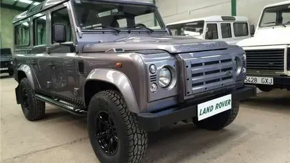 Usado Land Rover Defender 122 CV (89 kW) 2013 Gris SUV