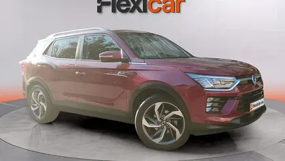 Granate Usado 2024 Ssangyong (KGM) Korando SUV | 21.790 € (Precio justo)