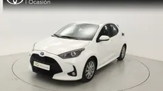 Usado 2023 Toyota Yaris Hybrid Active Berlina | 21.050 € (Precio justo)