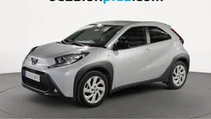 Gris Usado 2024 Toyota Aygo Play Utilitario | 13.628 € (Precio justo)