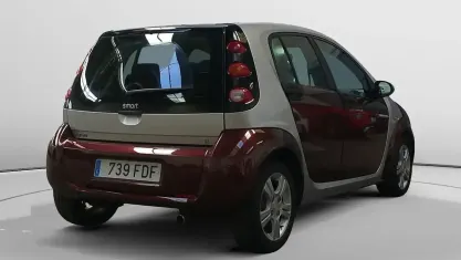 Używany Smart ForFour Passion 75 KM (55 kW) 2006 Czerwony Hatchback