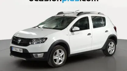 Usado Dacia Sandero Stepway 90 CV (66 kW) 2016 Blanco Utilitario