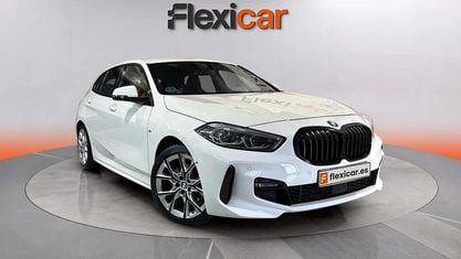 Begagnad BMW 118 136 HK (100 kW) 2024 Vit Halvkombi
