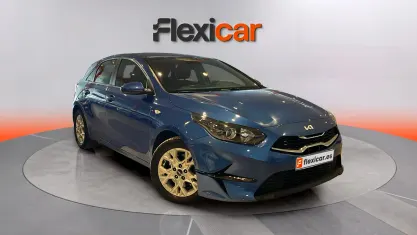 Usado Kia Ceed 136 CV (100 kW) 2023 Azul Utilitario